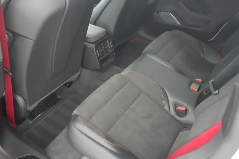 Porsche Taycan din 2024 cu 26.598 km - oferta POR164997 - foto 29