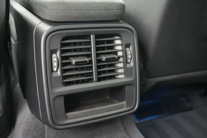 Porsche Taycan din 2024 cu 26.598 km - oferta POR164997 - foto 31