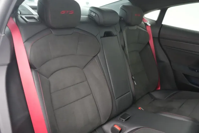 Porsche Taycan din 2024 cu 26.598 km - oferta POR164997 - foto 32