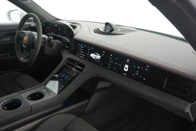 Porsche Taycan din 2024 cu 26.598 km - oferta POR164997 - foto 34