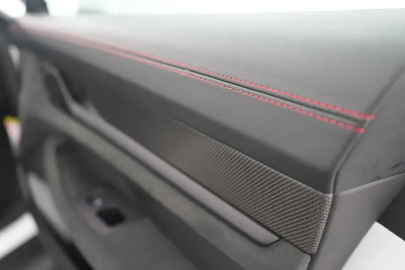 Porsche Taycan din 2024 cu 26.598 km - oferta POR164997 - foto 39