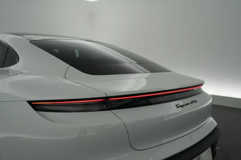 Porsche Taycan din 2024 cu 26.598 km - oferta POR164997 - foto 45