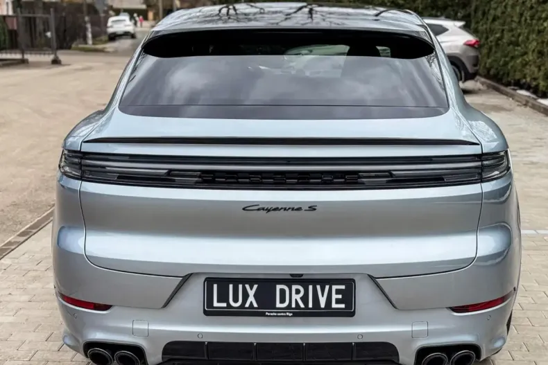 Porsche Cayenne din 2024 cu 25.000 km - oferta POR165001 - foto 6