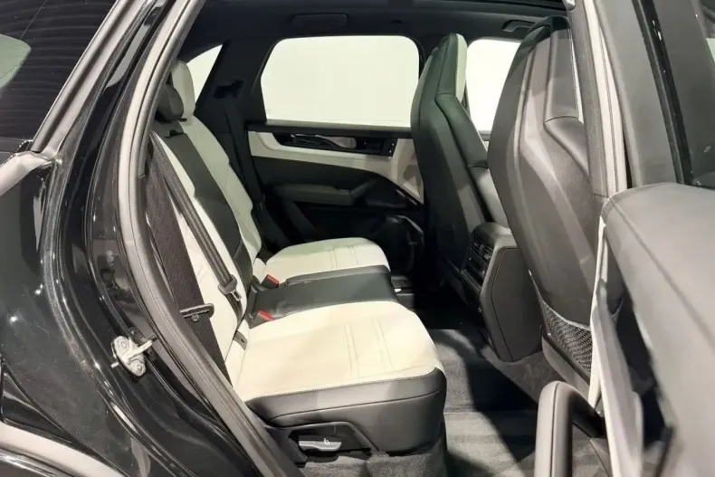 Porsche Cayenne din 2024 cu 62.400 km - oferta POR165014 - foto 2