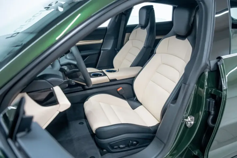 Porsche Taycan din 2024 cu 28.574 km - oferta POR165018 - foto 2