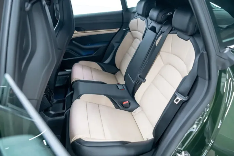 Porsche Taycan din 2024 cu 28.574 km - oferta POR165018 - foto 3