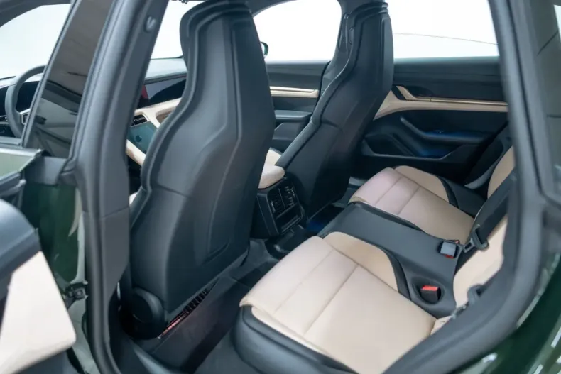 Porsche Taycan din 2024 cu 28.574 km - oferta POR165018 - foto 18