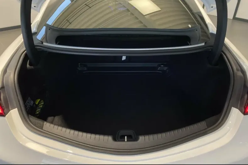 Mercedes-Benz CLE 200 din 2024 cu 9.067 km - oferta MER165020 - foto 26