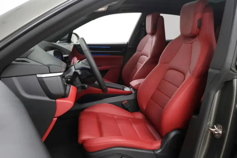 Porsche Macan din 2024 cu 12.800 km - oferta POR165022 - foto 2