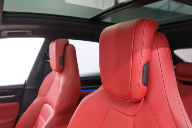 Porsche Macan din 2024 cu 12.800 km - oferta POR165022 - foto 4