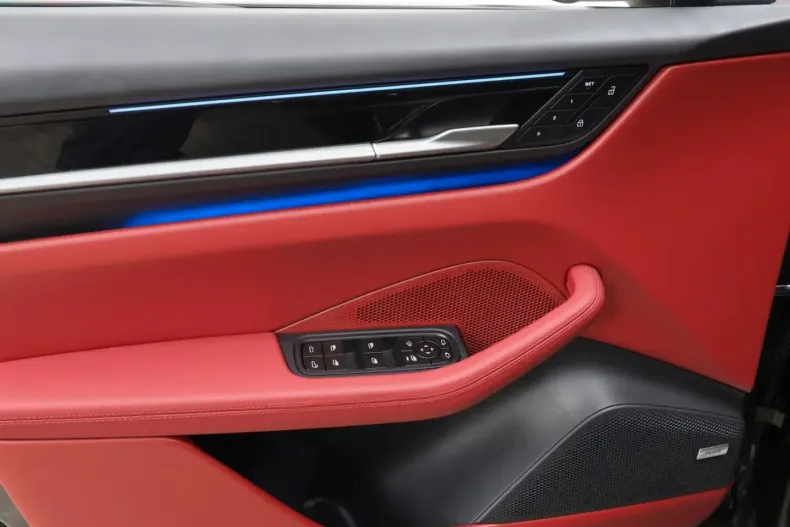 Porsche Macan din 2024 cu 12.800 km - oferta POR165022 - foto 12