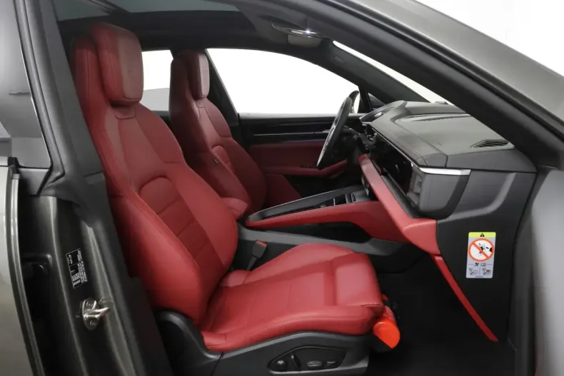 Porsche Macan din 2024 cu 12.800 km - oferta POR165022 - foto 21