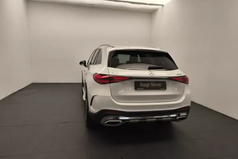 Mercedes-Benz GLC 200 din 2023 cu 26.395 km - oferta MER165023 - foto 4