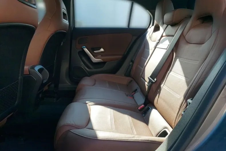 Mercedes-Benz A 250 din 2022 cu 77.389 km - oferta MER165029 - foto 11