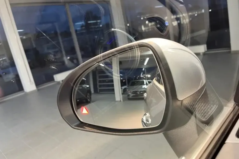 Mercedes-Benz GLC 200 din 2024 cu 12.494 km - oferta MER165030 - foto 16