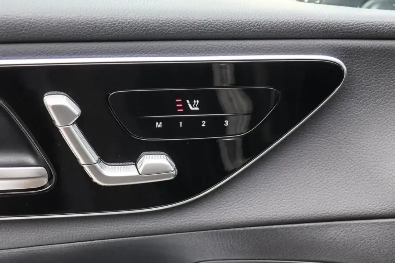 Mercedes-Benz GLC 200 din 2024 cu 19.987 km - oferta MER165035 - foto 11