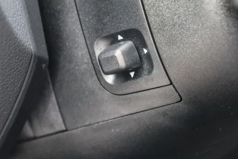 Mercedes-Benz GLC 200 din 2024 cu 19.987 km - oferta MER165035 - foto 16