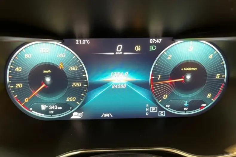 Mercedes-Benz GLC 220 din 2020 cu 84.588 km - oferta MER165042 - foto 9