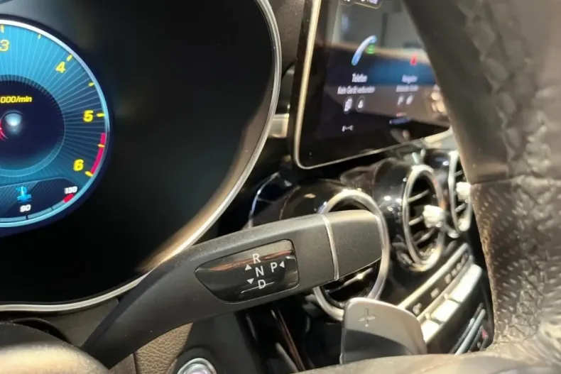 Mercedes-Benz GLC 220 din 2020 cu 84.588 km - oferta MER165042 - foto 13