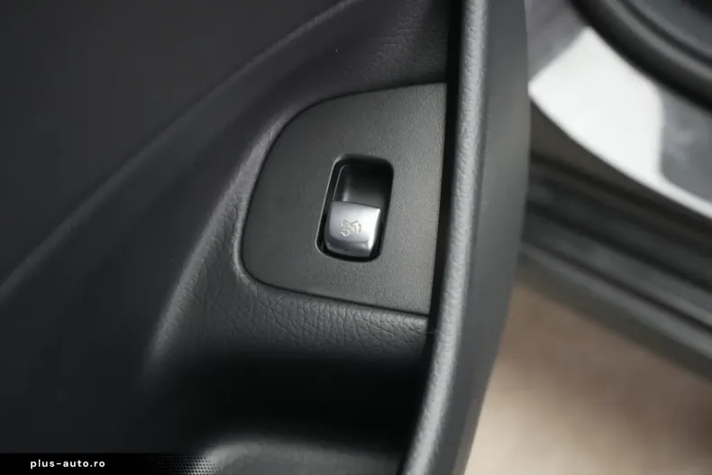 Mercedes-Benz E 300 din 2022 cu 84.000 km - oferta MER165058 - foto 27