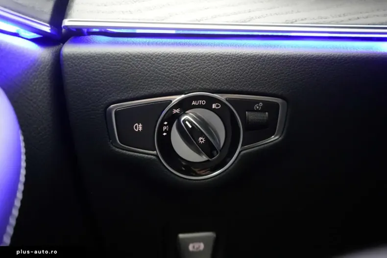 Mercedes-Benz E 300 din 2022 cu 84.000 km - oferta MER165058 - foto 30