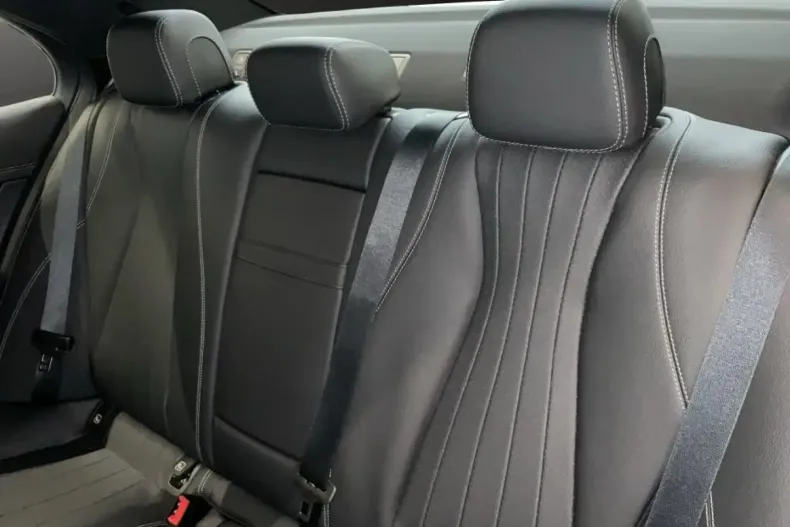 Mercedes-Benz E 300 din 2021 cu 31.924 km - oferta MER165060 - foto 6