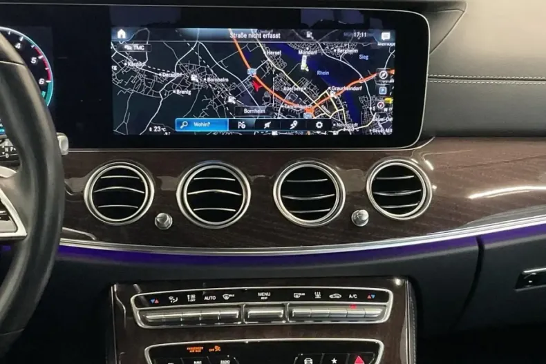 Mercedes-Benz E 300 din 2021 cu 31.924 km - oferta MER165060 - foto 10