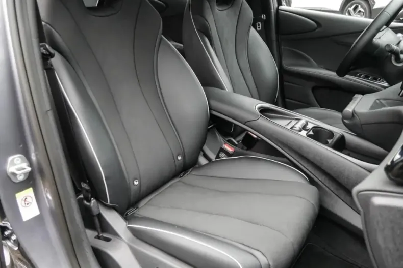 BYD DOLPHIN din 2024 cu 9.900 km - oferta BYD165063 - foto 2