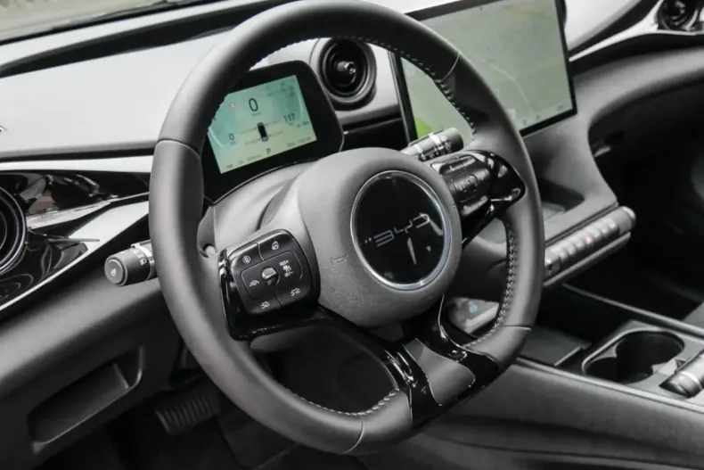 BYD DOLPHIN din 2024 cu 9.900 km - oferta BYD165063 - foto 5