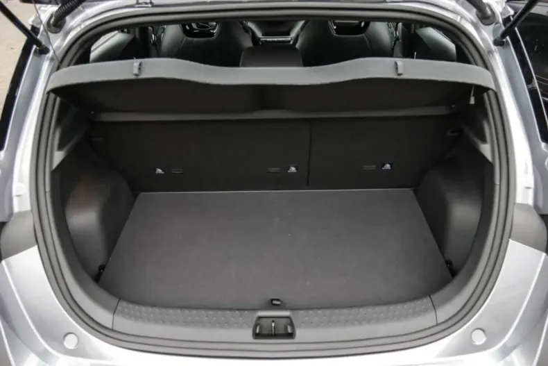 BYD DOLPHIN din 2024 cu 9.900 km - oferta BYD165063 - foto 11