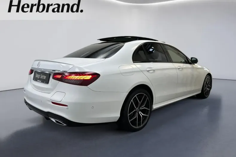 Mercedes-Benz E 300 din 2022 cu 60.703 km - oferta MER165066 - foto 3