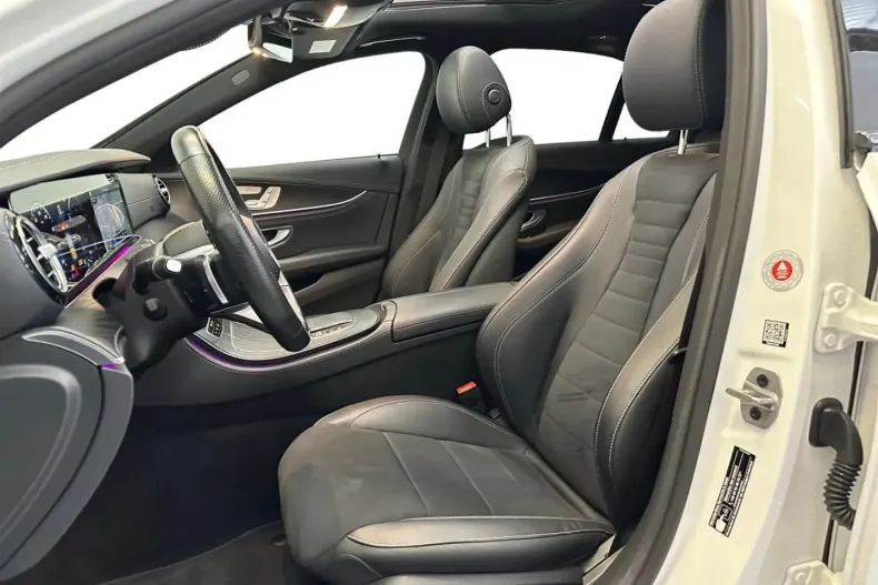 Mercedes-Benz E 300 din 2022 cu 60.703 km - oferta MER165066 - foto 13