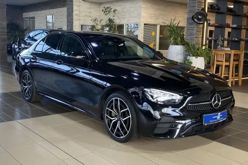 Mercedes-Benz E 300 din 2021 cu 79.937 km - oferta MER165073 - foto 1
