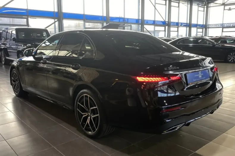 Mercedes-Benz E 300 din 2021 cu 79.937 km - oferta MER165073 - foto 4