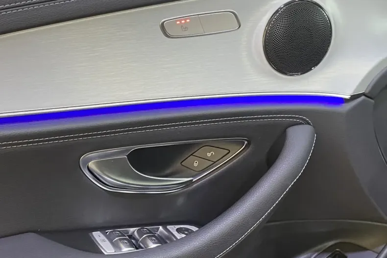 Mercedes-Benz E 300 din 2021 cu 79.937 km - oferta MER165073 - foto 11