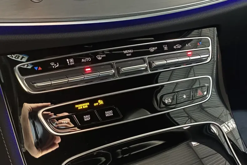 Mercedes-Benz E 300 din 2021 cu 79.937 km - oferta MER165073 - foto 27