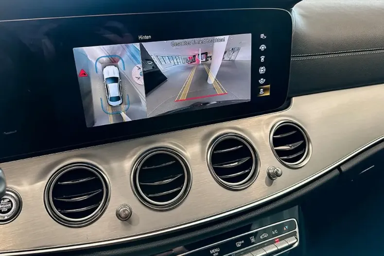 Mercedes-Benz E 300 din 2021 cu 93.450 km - oferta MER165074 - foto 13