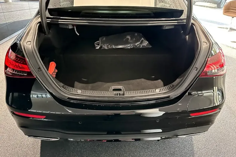 Mercedes-Benz E 300 din 2021 cu 93.450 km - oferta MER165074 - foto 16