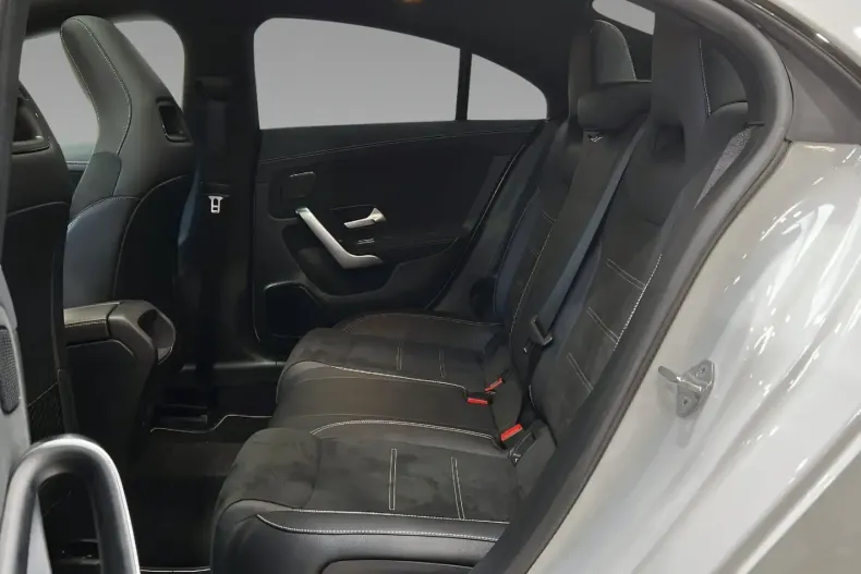 Mercedes-Benz CLA 250 din 2021 cu 64.260 km - oferta MER165085 - foto 10