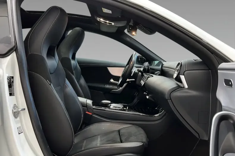 Mercedes-Benz CLA 250 din 2021 cu 64.260 km - oferta MER165085 - foto 12