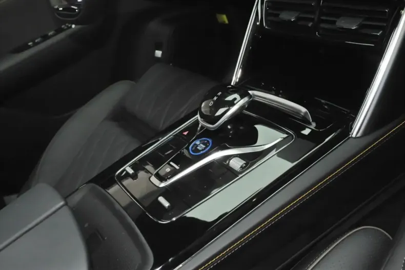 BYD TANG din 2024 cu 17.500 km - oferta BYD165108 - foto 5