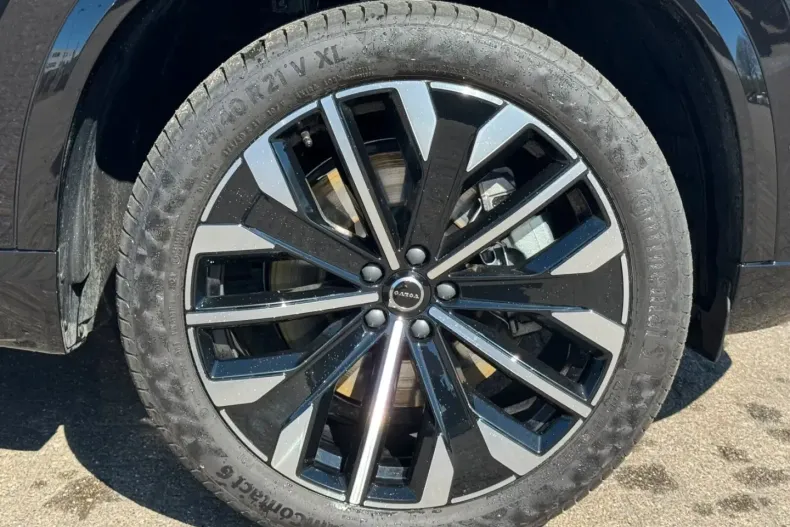 Volvo XC90 din 2024 cu 15.000 km - oferta VOL165111 - foto 9