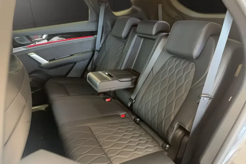 BYD TANG din 2025 cu 24.990 km - oferta BYD165113 - foto 4