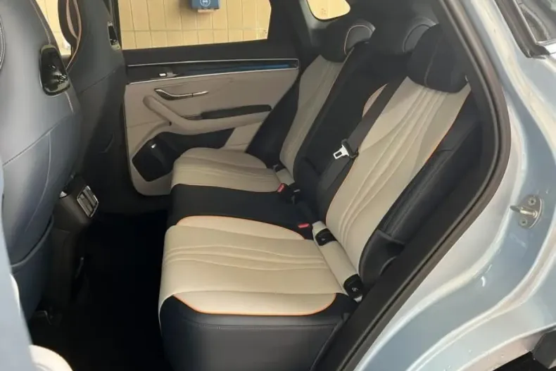 BYD SEAL U din 2024 cu 6.239 km - oferta BYD165118 - foto 3