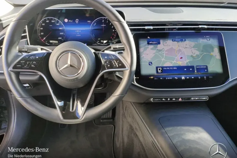 Mercedes-Benz E 300 din 2024 cu 11.432 km - oferta MER165119 - foto 13