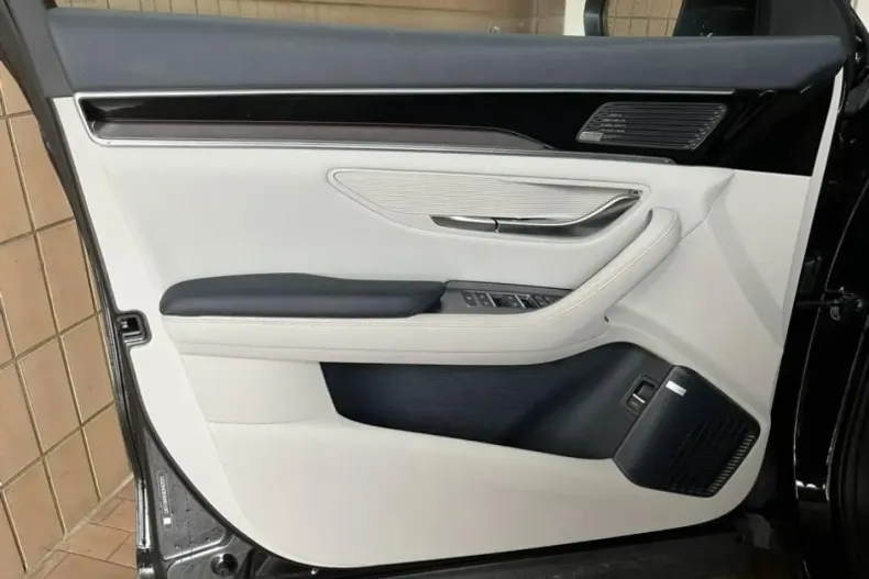 BYD SEAL U din 2024 cu 5.527 km - oferta BYD165125 - foto 21