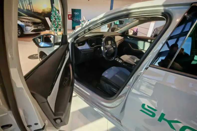 Skoda Octavia din 2025 cu 3.239 km - oferta SKO165126 - foto 10