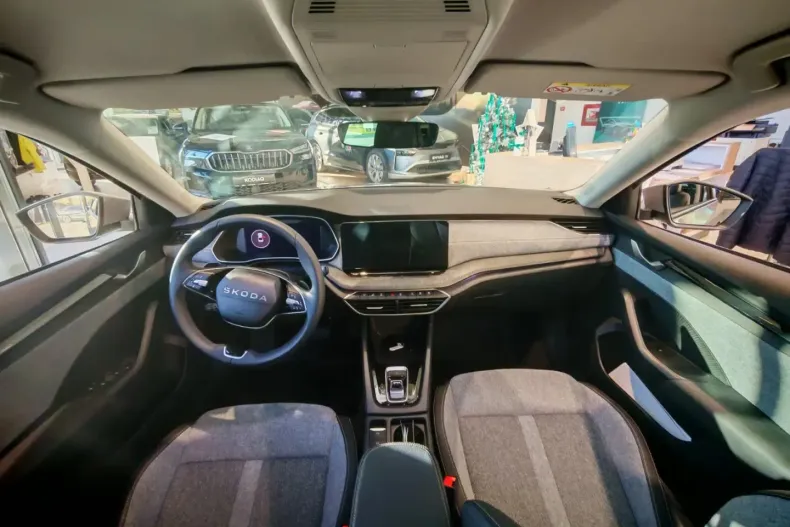 Skoda Octavia din 2025 cu 3.239 km - oferta SKO165126 - foto 12
