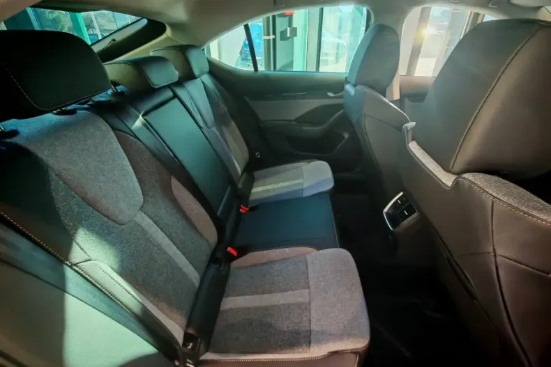 Skoda Octavia din 2025 cu 3.239 km - oferta SKO165126 - foto 17