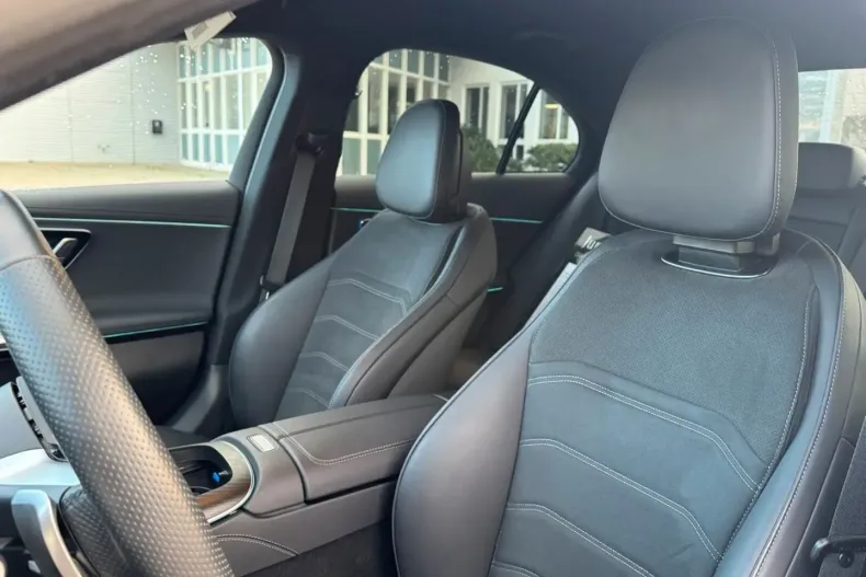 Mercedes-Benz E 300 din 2024 cu 12.187 km - oferta MER165128 - foto 9